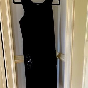 Vera Wang Elegant Black crepe Dress